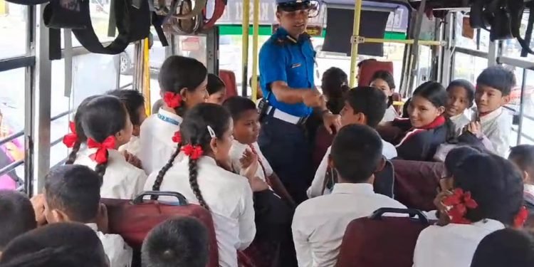 पोखरा नगरका स्कुल बसमा कडाई, ३ वटालाई कारबाही