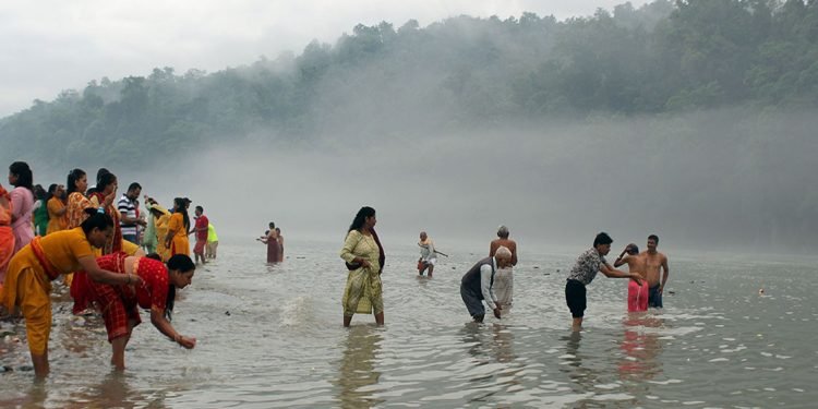 भाद्र कृष्ण पञ्चमी: कोलमती घाटस्नान गरिँदै