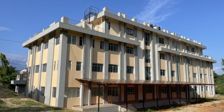 ठेकेदारले रकम नपाउँदा उपयोगमा आएन सुविधासम्पन्न अस्पताल