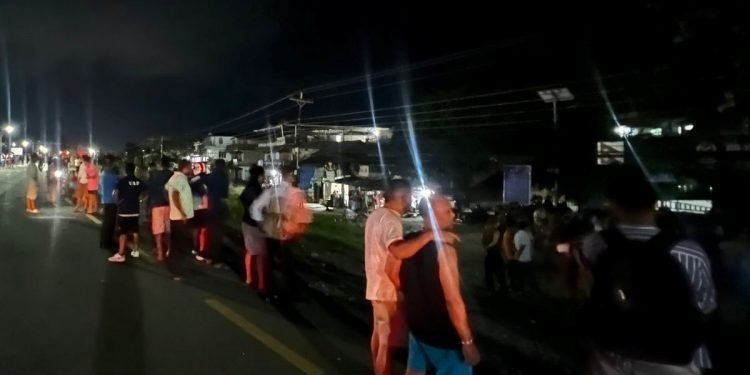 टिपरको ठक्करबाट मृत्युः आफन्तद्वारा घोराही–तुलसीपुर सडक अवरुद्ध