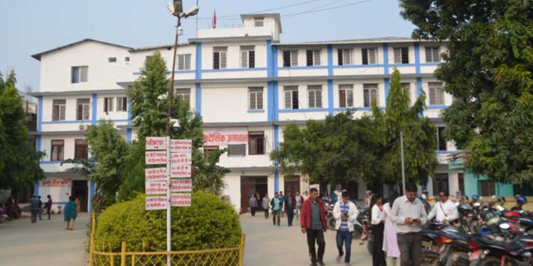 अस्पताल भवन निर्माण नसकिँदा सेवा प्रवाहमा समस्या