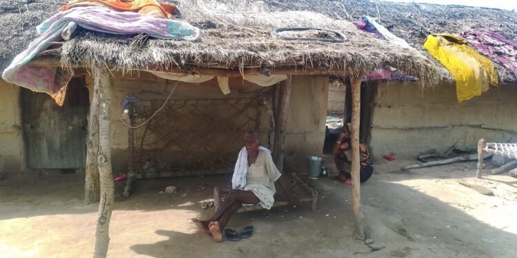 परिवारका तीनजना अकालमा गुमाउँदा विक्षिप्त छन् श्यामलाल