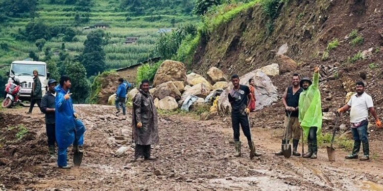 अवरुद्ध डुम्रे–बेँसीसहर सडक खुल्यो