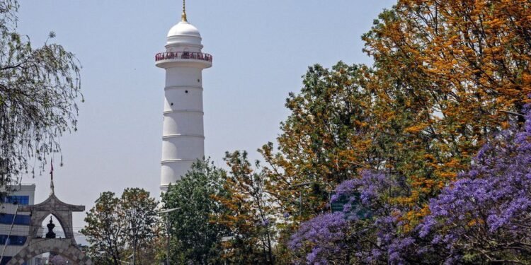 असोज ३ देखि धरहरा चढ्न पाइने