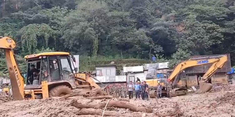 झ्याप्ले खोलाको पहिरोबाट अहिलेसम्म २९ शव निकालियो