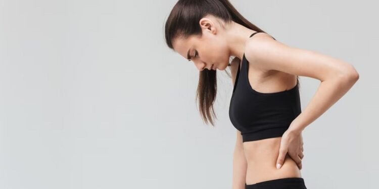 कम्मर दुखेर हैरान हुनुहुन्छ भने अपनाउनुहोस् घरेलु उपचार विधि