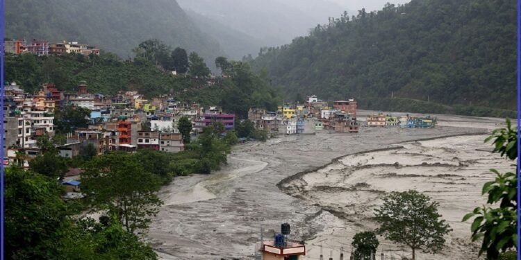मेलम्ची बाढिपीडितले तीन महिनादेखि पाएका छैनन् अनुदानबापतको रकम