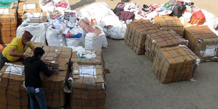 प्रहरीद्वारा बिलबिजक नभएका सामान बरामद