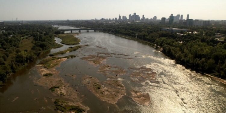 खडेरीको चपेटामा पोल्याण्ड