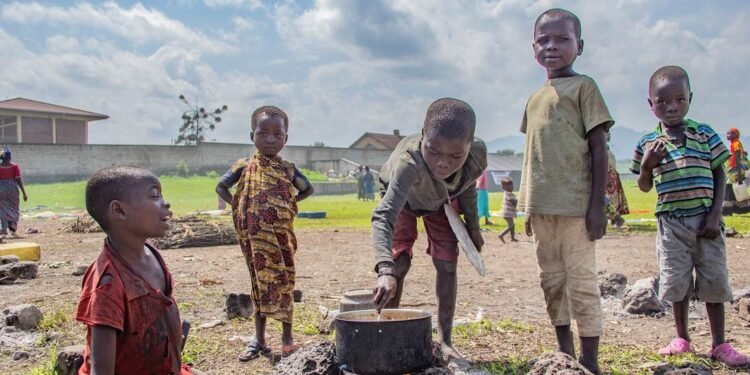 लगभग आधा शरणार्थी बालबालिका शिक्षाको पहुँचबाट वञ्चित : युएनएचसीआर