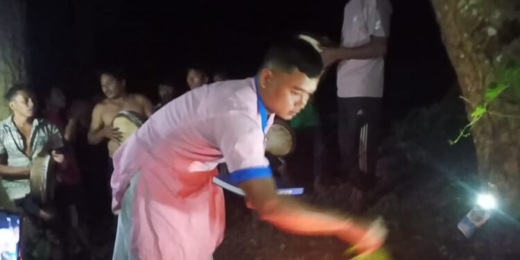 आँधिमूलमा भुजेल जातिको धार्मिक ‘ग्रन्थपूजन’