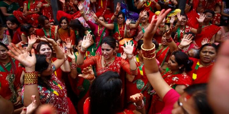 आज हरितालिका तीज, महादेवको पूजा आराधना गरी मनाइँदै