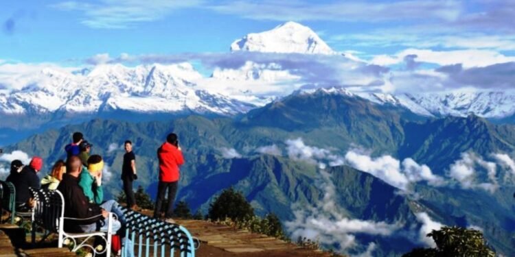 मौसम खुलेसँगै पर्यटकीय चहलपहल बढ्दै