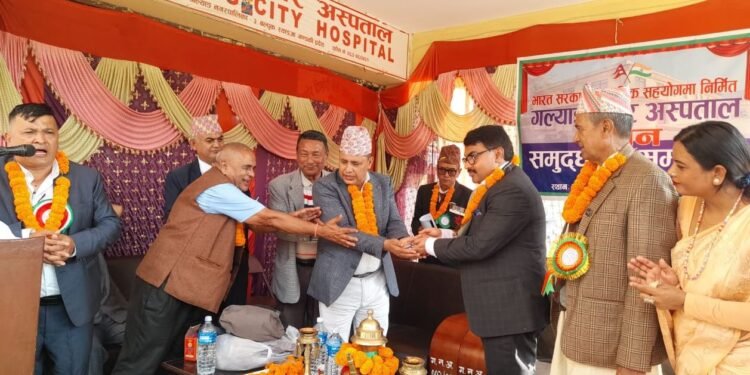 भारतको सहयोगमा निर्माण गरिएको गल्याङ नगर अस्पतालको भवन उद्घाटन