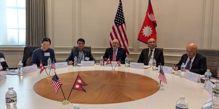 नेपालमा ढुक्क भएर लगानी गर्न अन्तर्राष्ट्रिय लगानीकर्तालाई अर्थमन्त्रीको आग्रह