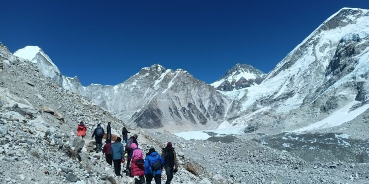आसोजमा नौ हजार पर्यटक सगरमाथा क्षेत्र पुगे