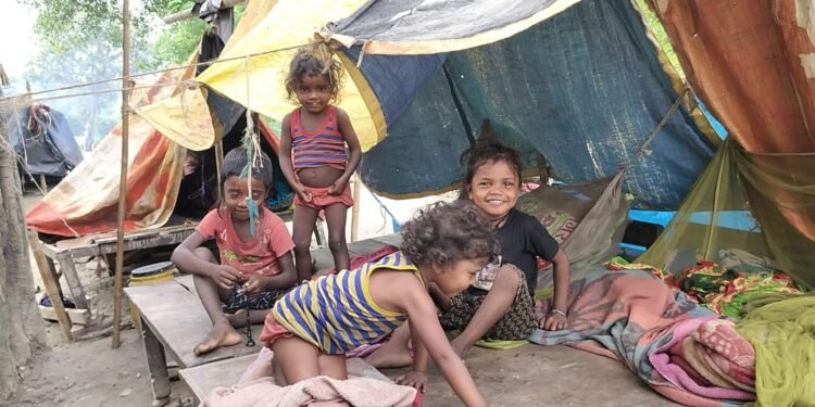 बाढी प्रभावित क्षेत्रमा शुद्ध खानेपानी अभावका कारण बिरामी बढ्दै