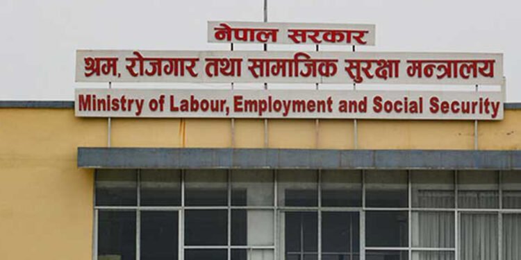 सरकारको सय दिन : ‘नीतिगत सुधार र श्रम कूटनीति विस्तारमा श्रम मन्त्रालयको फड्को’