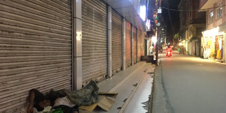 ‘काठमाडौँमा घरवारविहीनहरूको रात सधैँ सडकमै बित्छ’