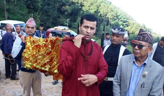 हनुमानढोका दरबारका लागि फूलपातीसहितको डोली पठाइयो