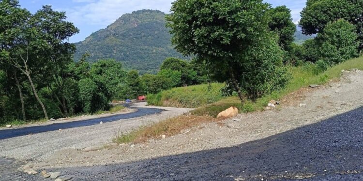 पर्वत र म्याग्दी जोड्ने माझफाँट–लेकफाँट सडक धमाधम कालोपत्र हुँदै