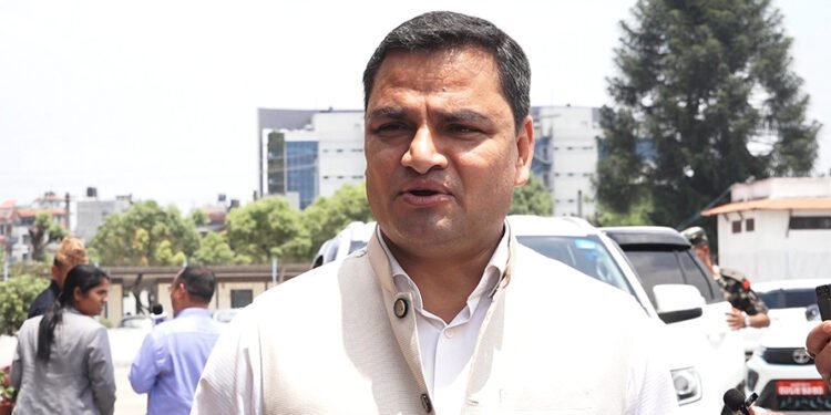 नागरिकलाई सहजरुपमा सेवा दिन स्वास्थ्य मन्त्री पौडेलको आग्रह