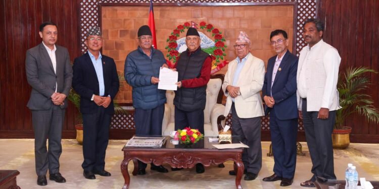 प्रचण्ड-माधवसहितले प्रधानमन्त्रीलाई बुझाएको १३ बुँदे ज्ञापन पत्रमा के छ ? (पूर्णपाठ)