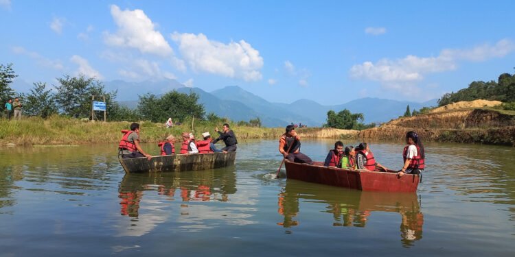 रिचार्ज पोखरी बनाइएका ‘काङ्साहोल ताल’मा डुङ्गा सयरसँगै माछापालन