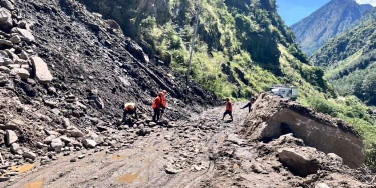 सुख्खा पहिरोले कन्टेनर डिब्बामा क्षति