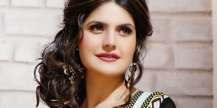 सलमानकाे एक अफर: जसले बदलियाे जरीन खानकाे जीवन (फाेटाेफिचर)