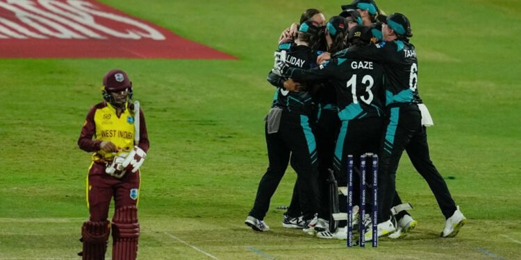 वेस्ट इन्डिजलाई हराउदै न्यूजील्याण्ड महिला टी-२० विश्वकपको फाइनलमा