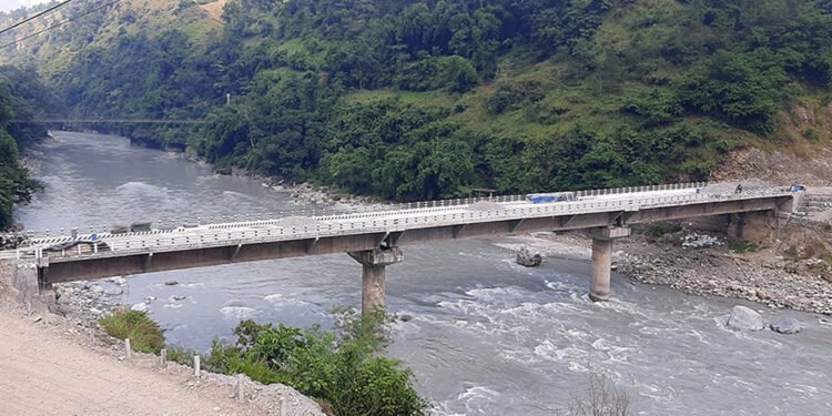 ८ वर्षपछि बल्ल बन्यो कालीगण्डकीमा गुल्मी पर्वत जोड्ने पक्की पुल