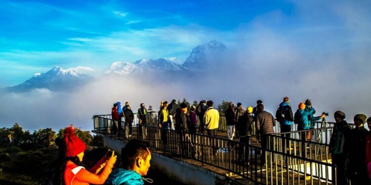 पूर्वीनाकाबाट पर्यटक आगमन बढ्यो