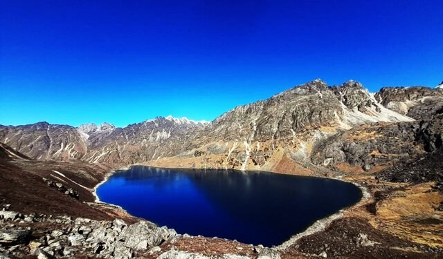 ताप्लेजुङको अद्वितीय सिङ्जेमा ताल