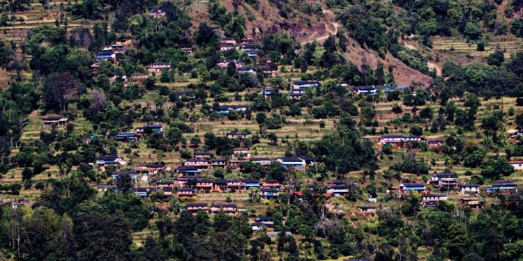 बसाइँसराइले बुढापाकालाई गाउँ रित्तिने चिन्ता