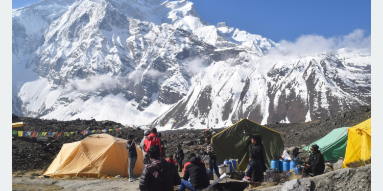 अन्नपूर्ण क्षेत्रमा एक महिनामै ३३ हजार बढी पर्यटक