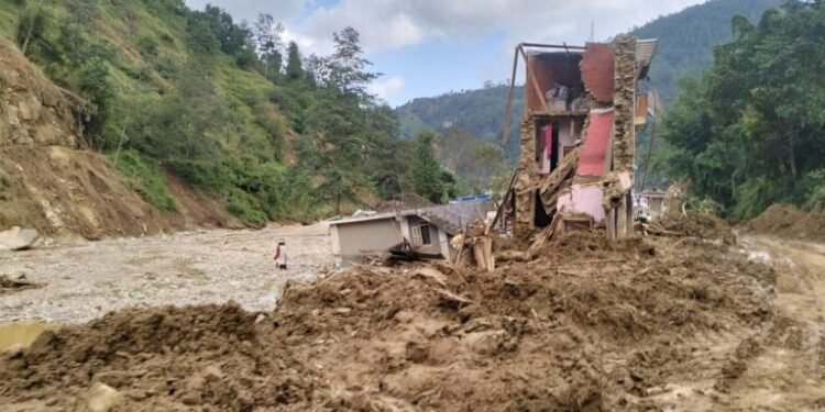 बाढीपहिरोको दुई महिनाः सुरक्षित बासस्थानको माग गर्दै पीडित