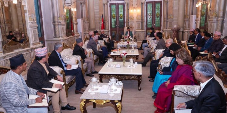 आफ्नो चीन भ्रमणबारे प्रधानमन्त्री ओलीले गरे पूर्वप्रधानमन्त्रीहरूसँग छलफल