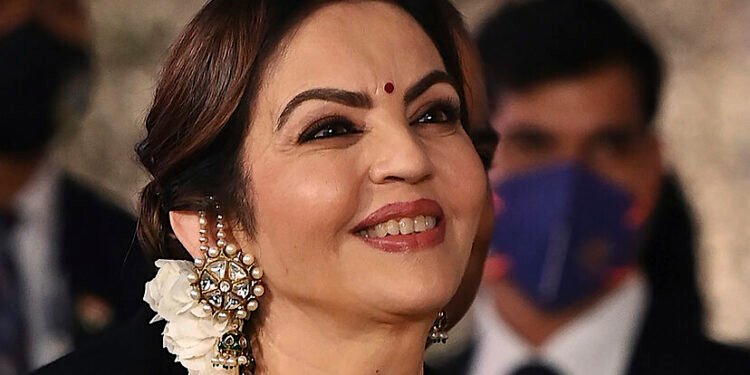 ‘डान्स टिचर’ थिइन् नीता अम्बानी (फोटोफिचर)