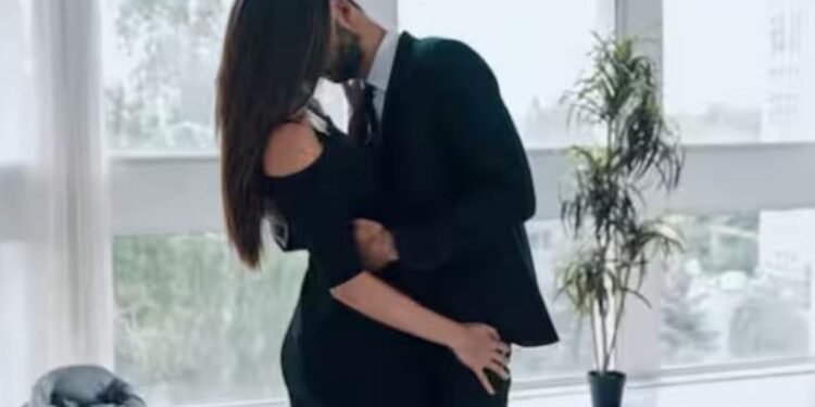 अफिसमा रोमान्स गर्नेलाइ १२ सय पुरस्कार, जोडी मिलाए १० हजार बढी