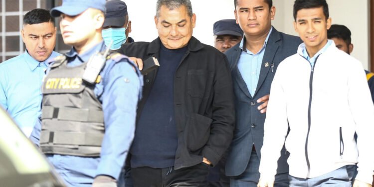 दुर्गा प्रसाईंलाई अदालतमा उपस्थित गराइयाे