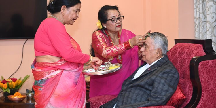 राष्ट्रपति पौडेलले लगाए भाइटीका