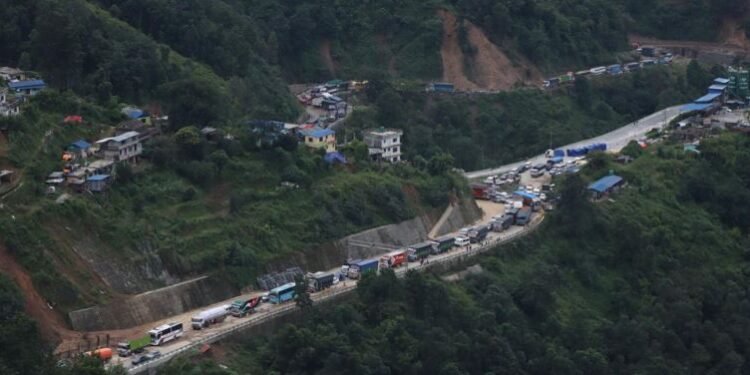 काठमाडौं भित्रने राजमार्गको सिस्ने खोला सडक खण्ड एक हप्ता आंशिक बन्द