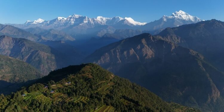 पर्यटक र पूर्वाधारको पर्खाइमा चाङ्गा