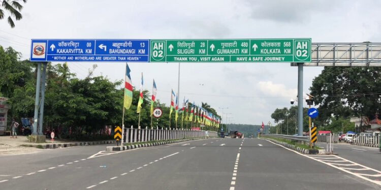 पूर्वी नाकाबाट निर्यात भयो पाँच अर्बभन्दा बढीको भेनियर र प्लाईबोर्ड