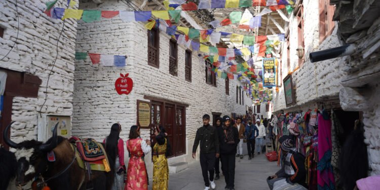 मार्फा गाउँ मुस्ताङ घुम्न जाने पर्यटकहरूको रोजाइमा