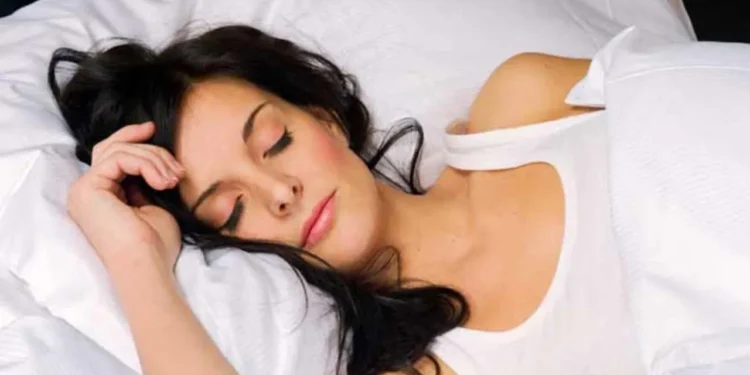 सुत्नुभन्दा अघि पानीमा भिजाएर खानुहोस् यी चिज, सुत्नेबित्तिकै गहिरो निन्द्रा आउनेछ