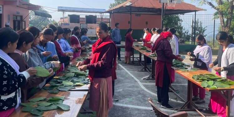 गोरखाको द्रव्यशाह क्याम्पसमा दुना–टपरी गाँस्ने तालिम