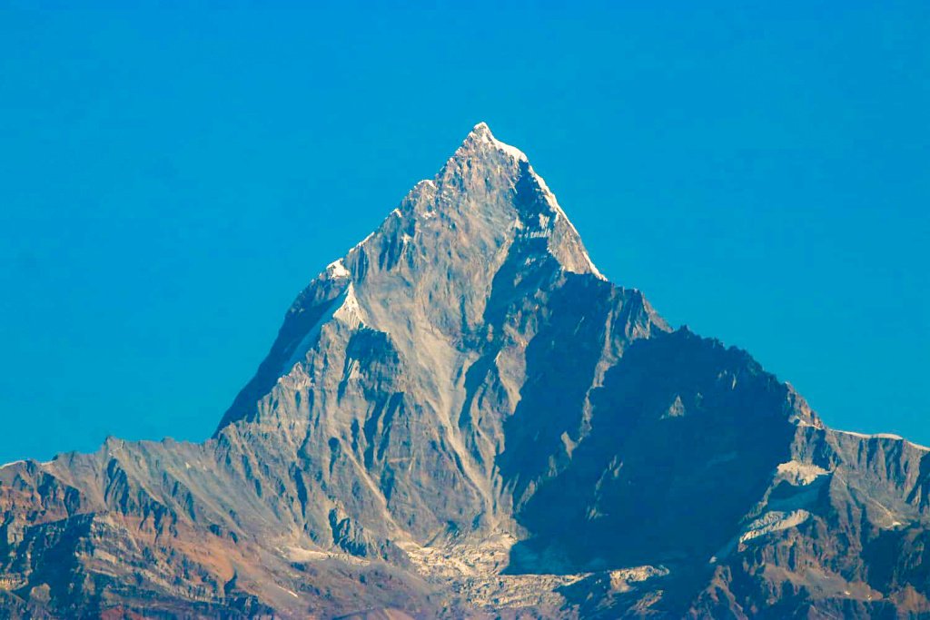 हिउँ गुमाएको ‘माछापुच्छ्रे हिमाल’ (तस्बिरहरू)