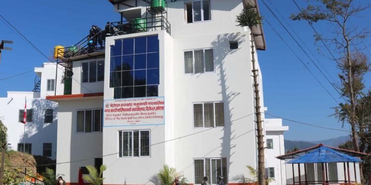 प्रथम राष्ट्रिय बाँस सम्मेलन : राष्ट्रपतिसहित उच्च पदस्थ व्यक्तिलाई बाँसको कुर्सी उपहार